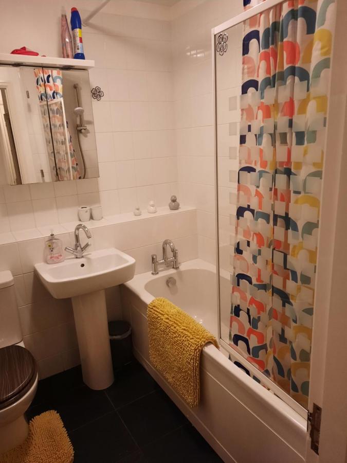 Redmire - 2 Bed 1St Floor Flat Overlooking Green Apartment Darlington  Exterior photo