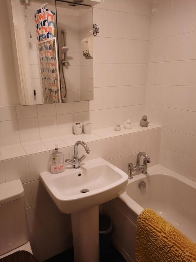 Redmire - 2 Bed 1St Floor Flat Overlooking Green Apartment Darlington  Exterior photo